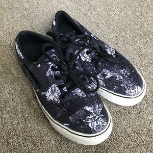 Nike Janoski